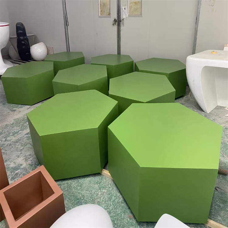 玻璃钢坐凳的后期处理工艺